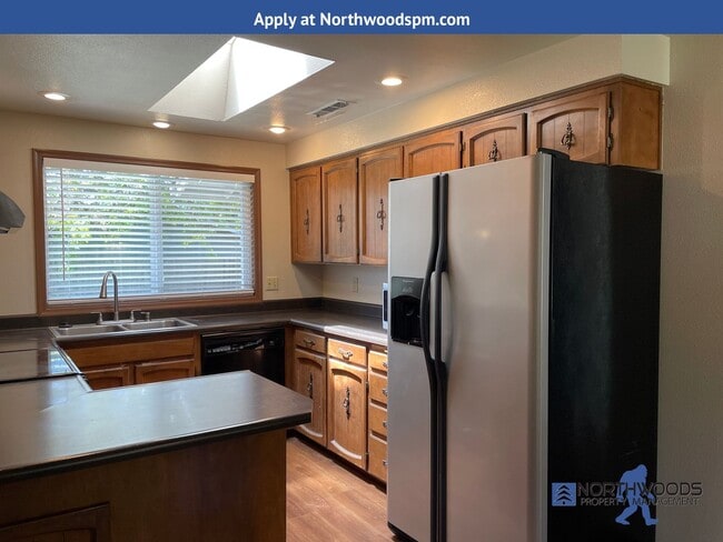 Photo - Very Nice 3 Bedroom 2 Bath Home with a Dettached Large Bonus Room w/Heating and Cooling