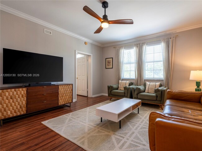 Building Photo - 533 NE 3rd Ave Unit 306