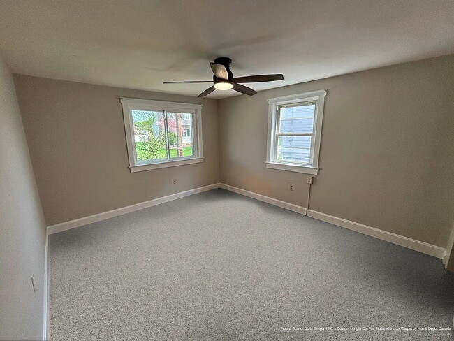 Photo - Comfortable, clean, charming 3-bedroom detached home with backyard. Conveniently located in Lower...
