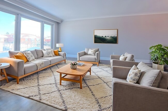 Building Photo - 34 Rita Dr