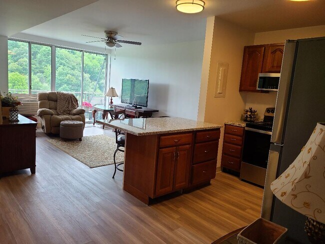 Photo - 1800 Roundhill Rd Unit 1206