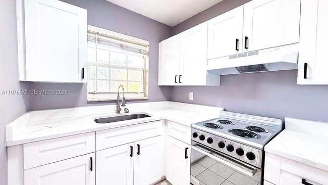 Photo - 1702 McKinley St Unit 3