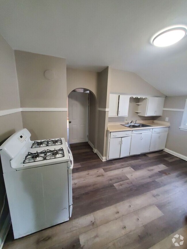 Building Photo - 2524 N Hubbard St Unit 2524A Upper Rental