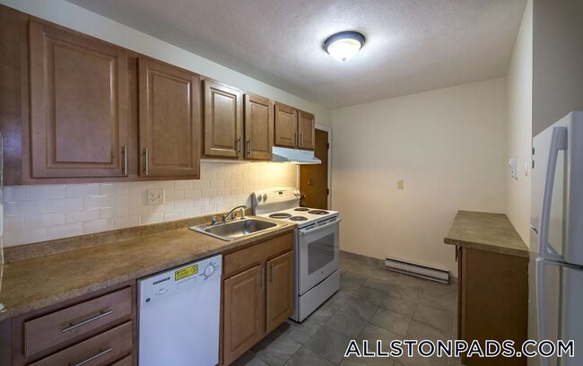 Photo - 20 Armington St Apartment Unit 23