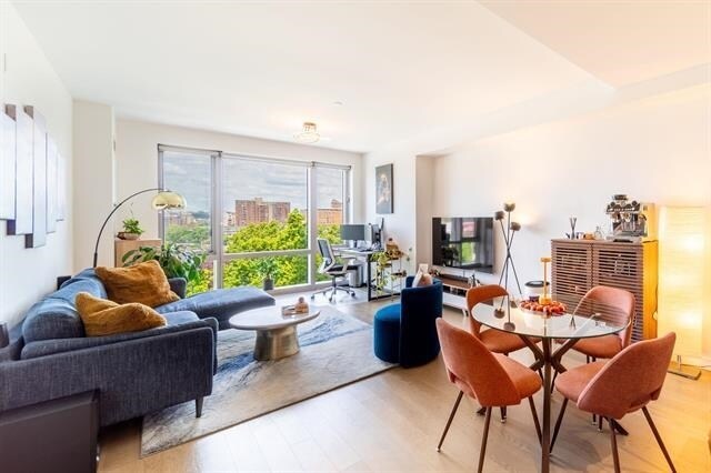 Photo - 75 Park Ln S Unit 406