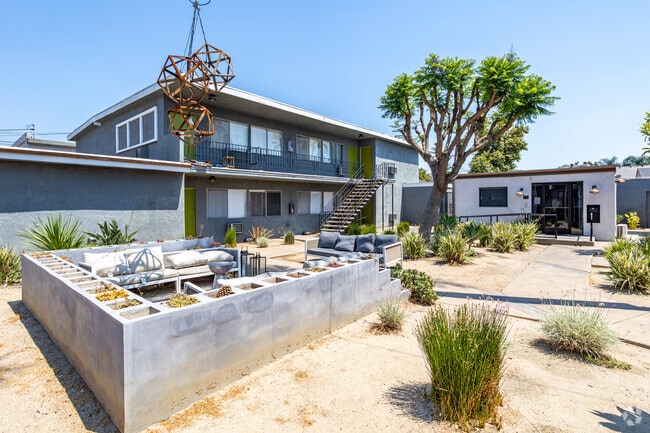 Primary Building Image - The Bloc Apartments