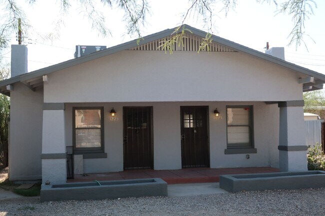 Fully Remodeled 1 Bedroom Duplex Apartment... - Fully Remodeled 1 Bedroom Duplex Apartment...