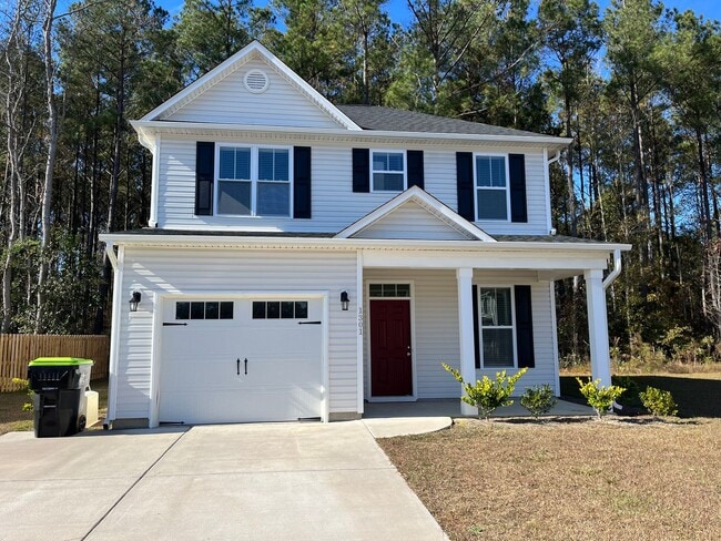 Building Photo - Leland - Newer construction house with 2-c...