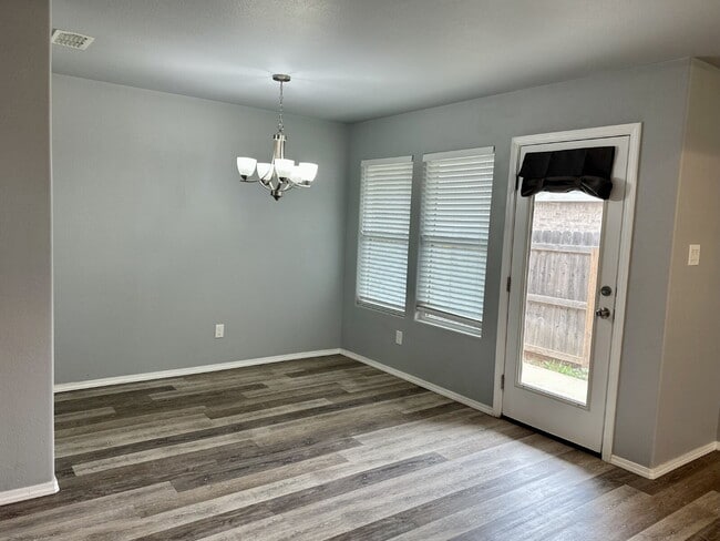 Photo - Move-In Special!