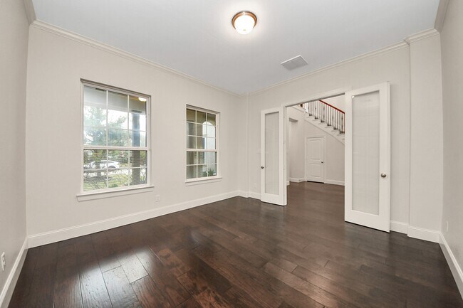 Photo - 9814 Carver Dr
