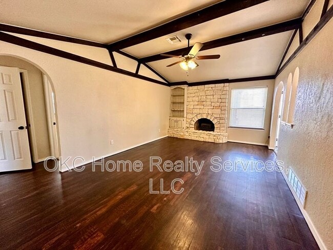 Photo - 401 S Bouziden Dr