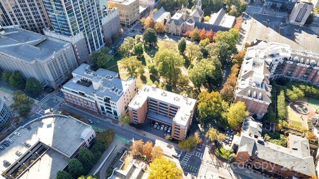 Photo - 224 N Poplar St Unidad 2