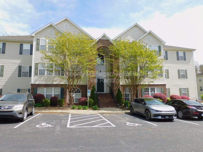 Building Photo - 150 James Rd Unit 3d