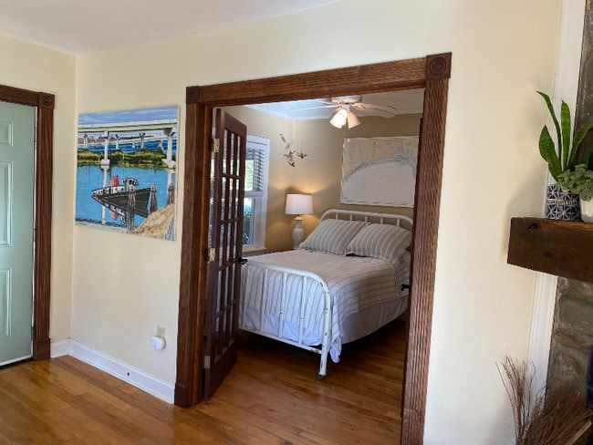 Photo - 116 W College St