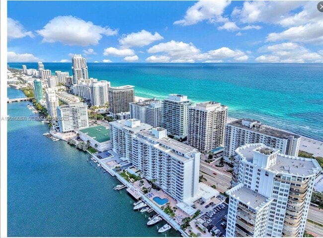 Building Photo - 5700 Collins Ave Unit 3H