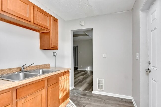 Photo - 1305 S 32nd Street