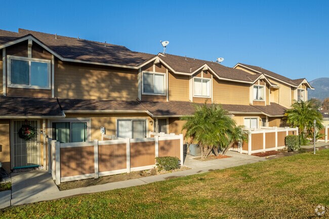 Photo - Silver Ridge Condominiums