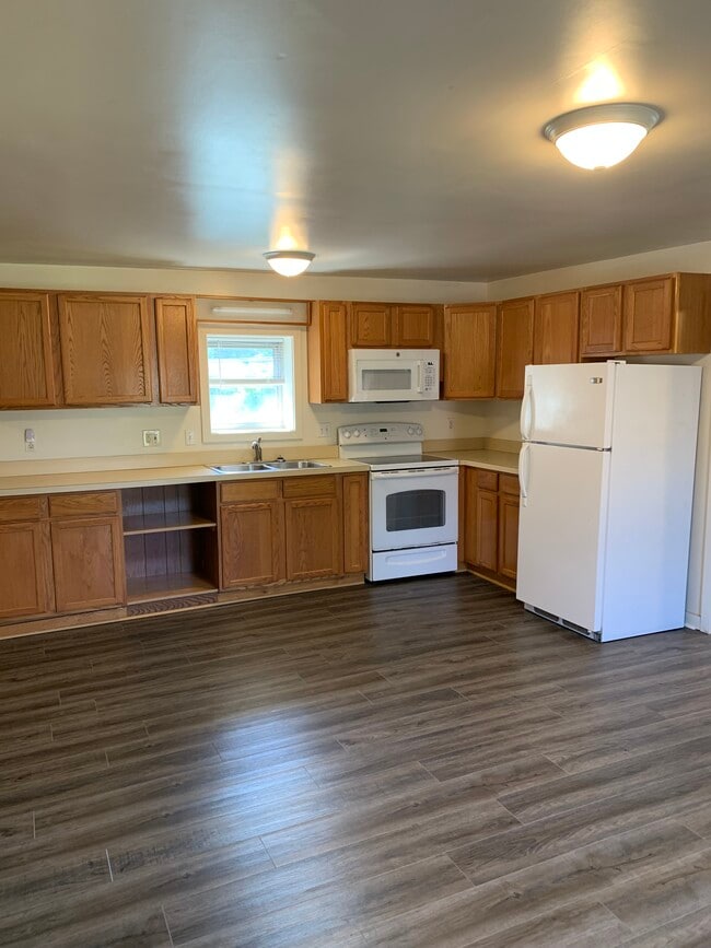 Building Photo - 932 Grampian Blvd Unit 3 Rental