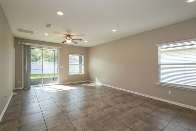 Photo - 869 Glendale Ln