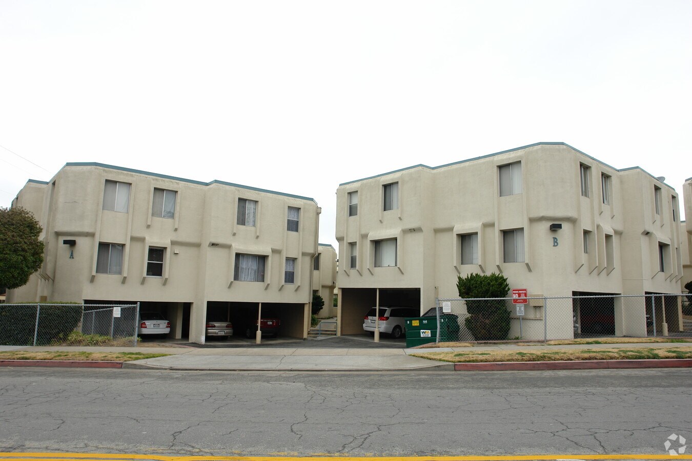 Photo - Charles Apartments