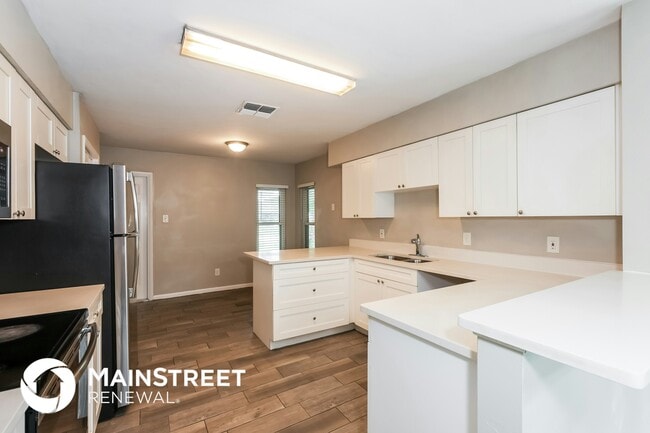 Photo - 17606 Shadyside Cir