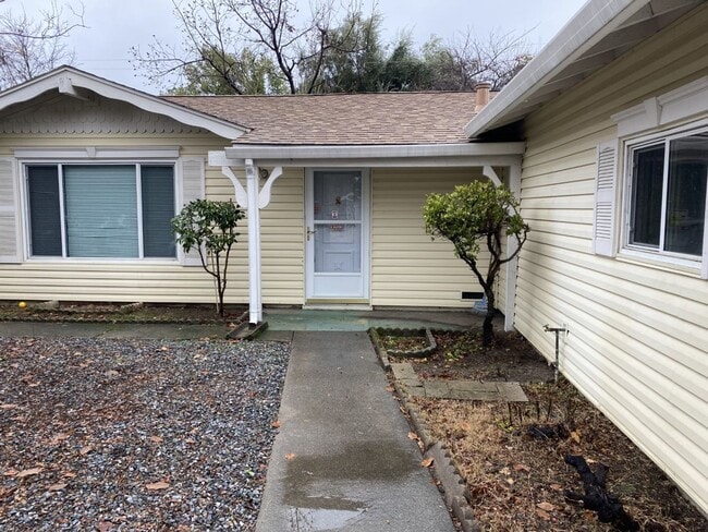 Photo - Lovely 2 Bedroom, 2 Bath Home