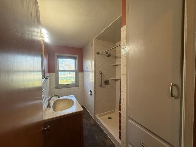 Photo - COZY 3 BEDROOM W/ SPACIOUS BACKYARD