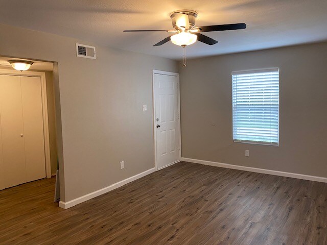 Photo - 404 S Texas Dr