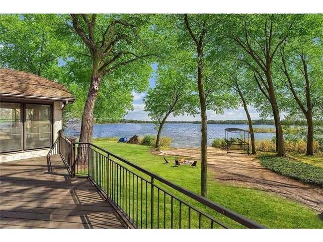 Photo - 5720 Oakview Ln N