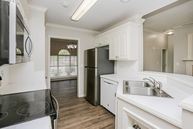 Photo - 405 Green Tree Pl