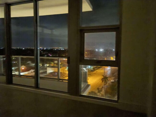 220 Lake Shore Dr Unit 823