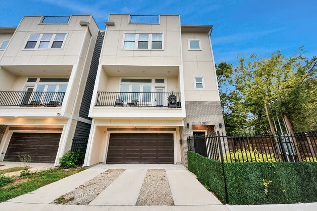 Photo - 2007 Briley St