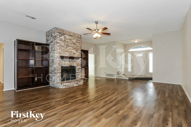 Photo - 714 Windridge Ln