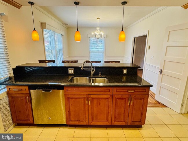 Photo - 3902 Hadley Square W