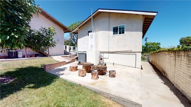 Building Photo - 2495 Vista Dr Rental