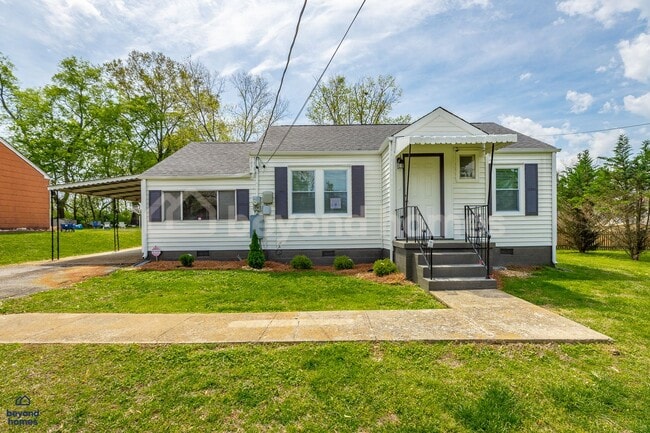 Beautiful and Newly Renovated 3 bedroom / ... - Beautiful and Newly Renovated 3 bedroom / ... House