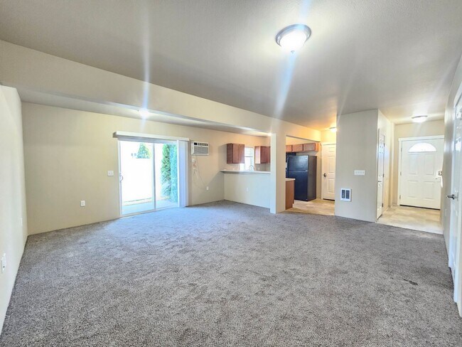 Photo - 5115 E Buckeye Ave