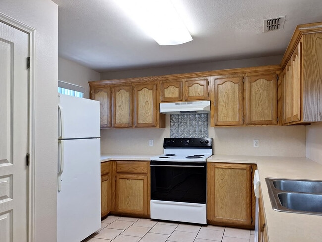Photo - 1907 Maria Isabel Dr Unit D