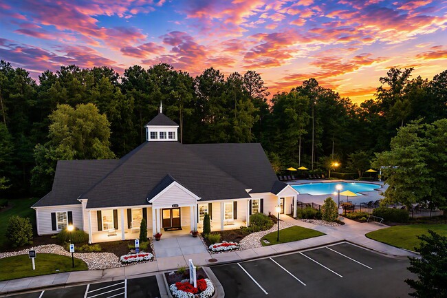 Building Photo - Abberly Twin Hickory Apartment Homes