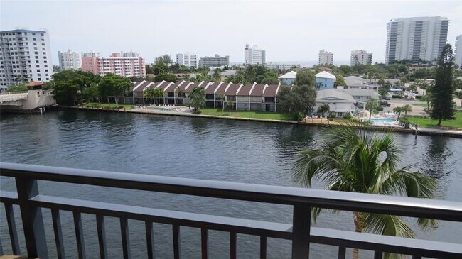 Photo - 2880 NE 14th Street Causeway Unit 601