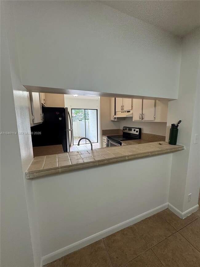 Photo - 5595 Courtyard Dr Unit 5595