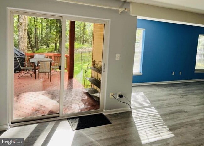 Photo - 10581 Pineview Rd