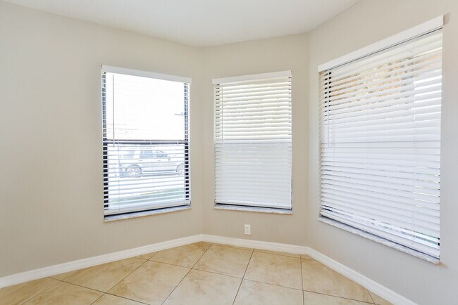 Photo - 1018 Hornbeam St