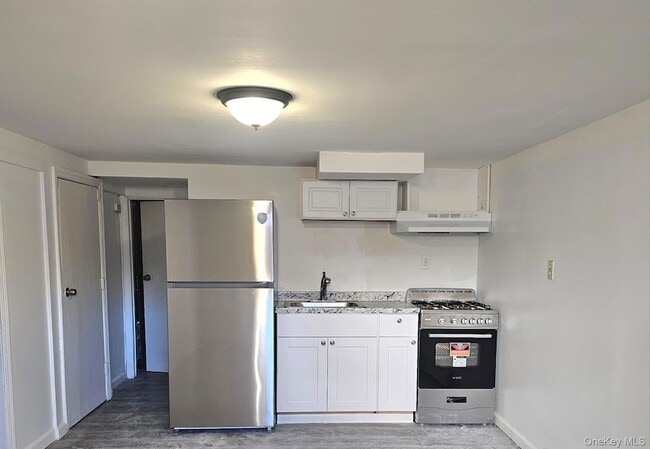 Building Photo - 7 Montgomery St