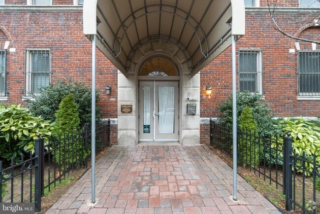 Building Photo - 3500 13th St NW Unit 208 Rental
