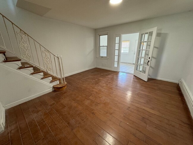 Updated 3-Bed Home with Spacious Backyard - Updated 3-Bed Home with Spacious Backyard
