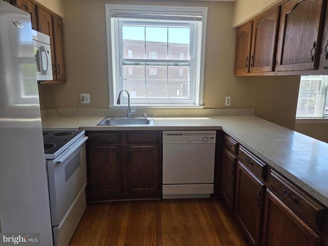 Photo - 1210 N Vernon St
