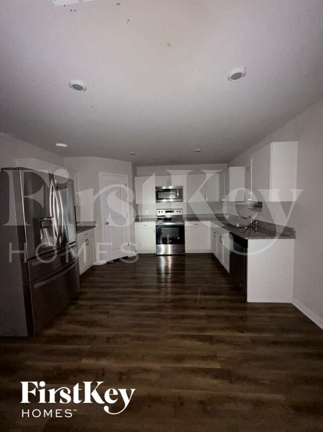 Photo - 17640 Cedar Crst Dr