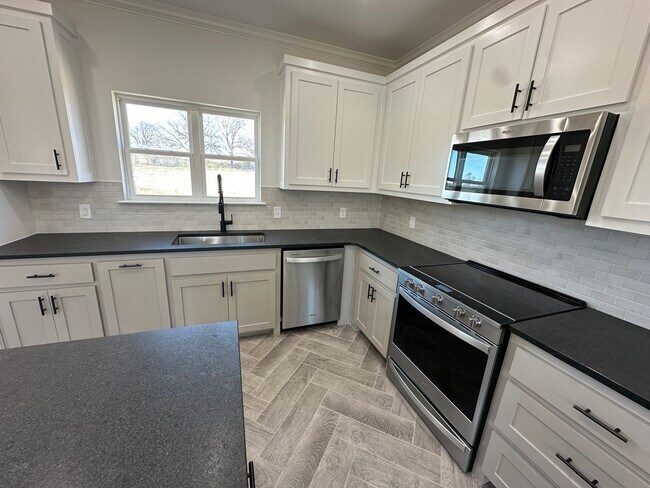 Photo - 116 McBryde Ln