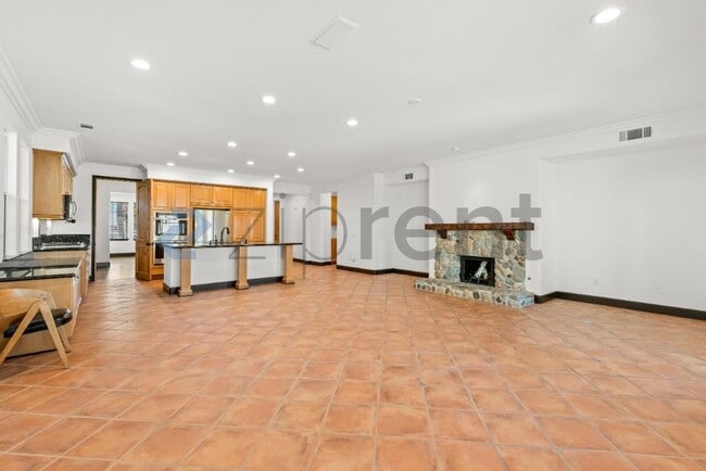 Photo - Unit